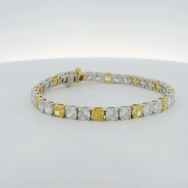 Cushion Cut Diamond Tennis Bracelet Image 2 Redlands Jewelers Redlands, CA
