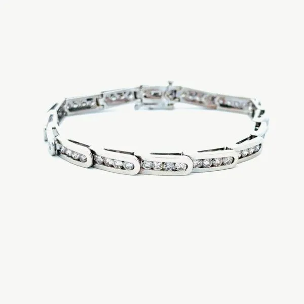 Consignment-Estate Jewelry / No refunds on consignment-estate items. Reflections In Gold Venice, FL