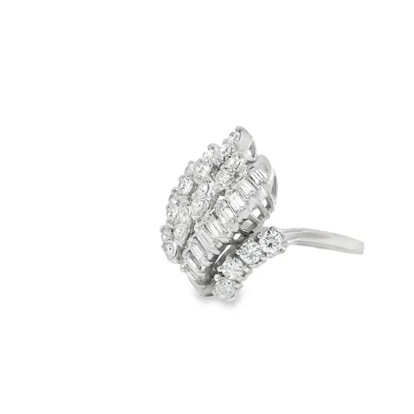 Diamond Ring Image 3 Reiniger Jewelers Swansea, IL