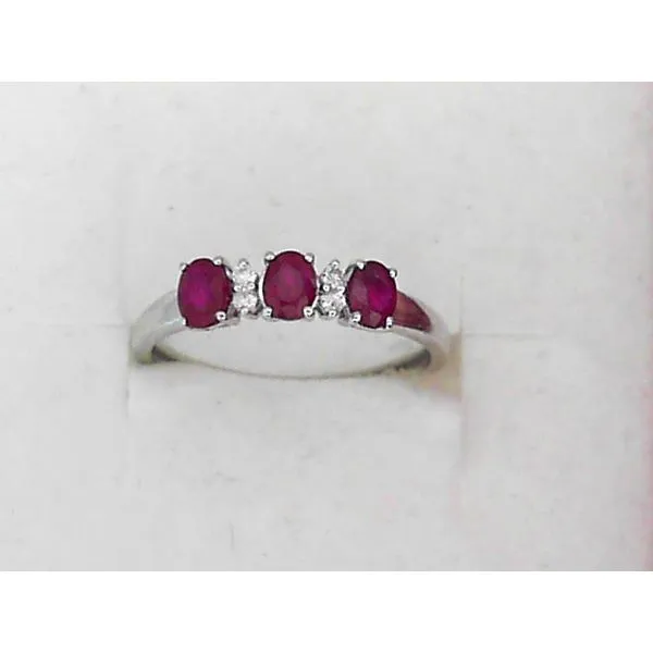 Gemstone Ring Reiniger Jewelers Swansea, IL