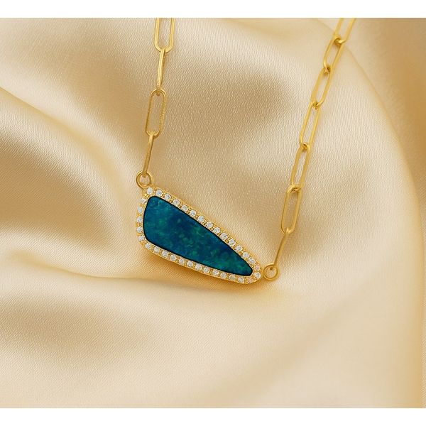 Gemstone Pendant Image 5 Reiniger Jewelers Swansea, IL