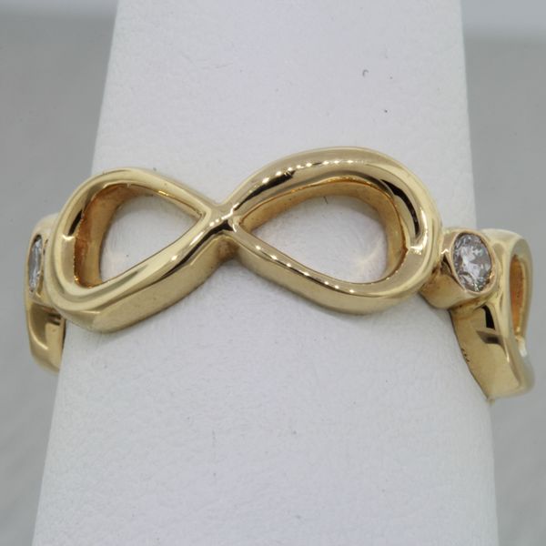 14KY Gold Infinity Band Ring with Round Brilliant Diamonds Rich Custom Jewelry Las Vegas, NV