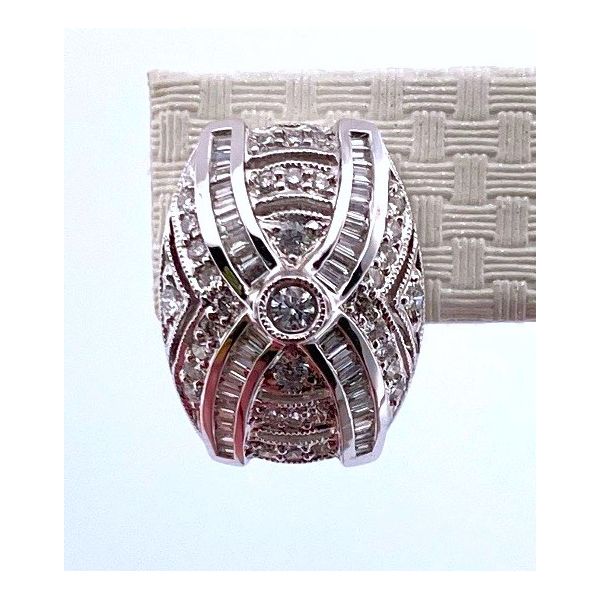 Earrings Image 2 Rihner's Jewelry Gretna, LA