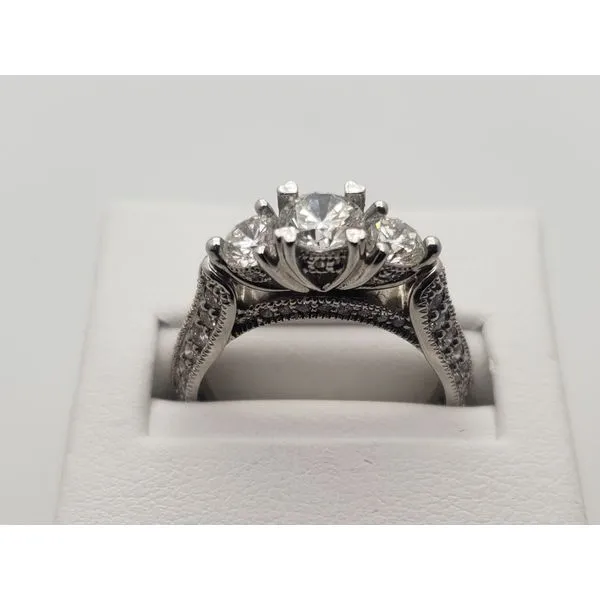 14k white gold three stone engagement ring Image 2 Roberts Jewelers Jackson, TN