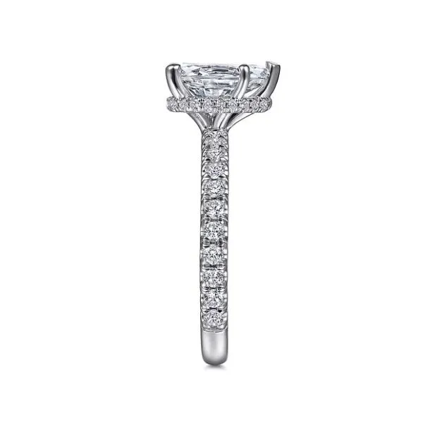 Pear Center stone with Straight Diamond Band