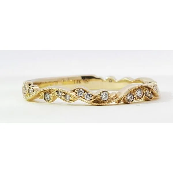Yellow gold milgrain diamond band
