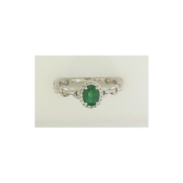 Emerald Chain Link Shank Ring Sam Dial Jewelers Pullman, WA