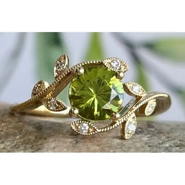 Nature Inspire Peridot Ring Image 2 Sam Dial Jewelers Pullman, WA