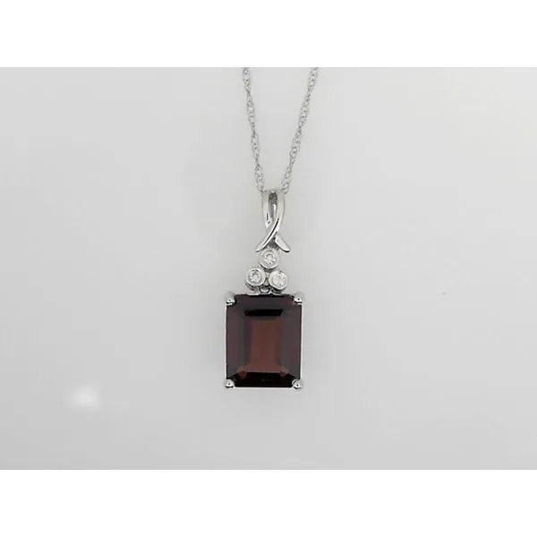 Garnet Pendant Sam Dial Jewelers Pullman, WA