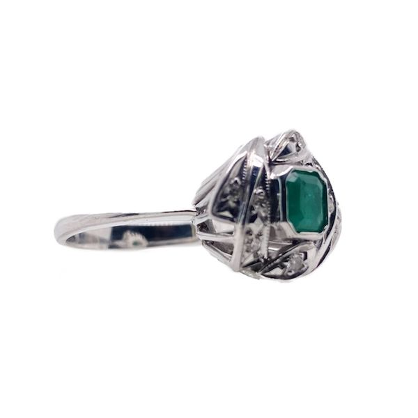 10k Emerald Ring Image 2 Sam Dial Jewelers Pullman, WA