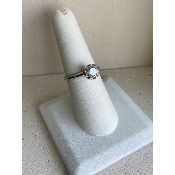 Vintage Platinum Solitare Ring Image 2 Sam Dial Jewelers Pullman, WA