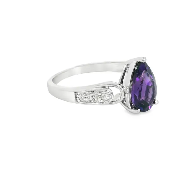 1.67ctw Pear Amethyst Fashion Ring Image 2 S&E Jewelers Depew, NY