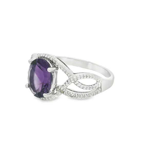 Oval Amethyst Fashion Ring Image 3 S&E Jewelers Depew, NY