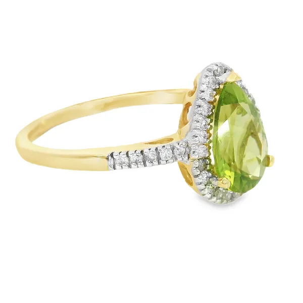 1.12ctw Pear Peridot Fashion Ring Image 2 S&E Jewelers Depew, NY