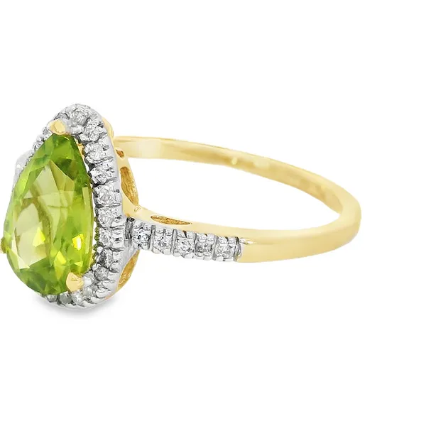 1.12ctw Pear Peridot Fashion Ring Image 3 S&E Jewelers Depew, NY