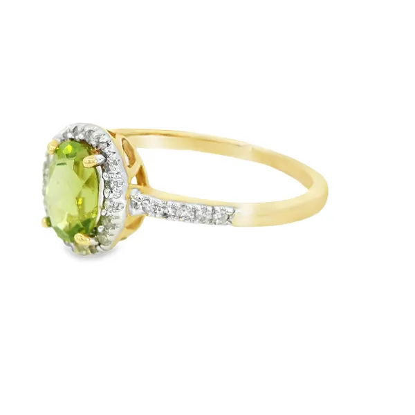 0.76ctw Oval Peridot Fashion Ring Image 3 S&E Jewelers Depew, NY