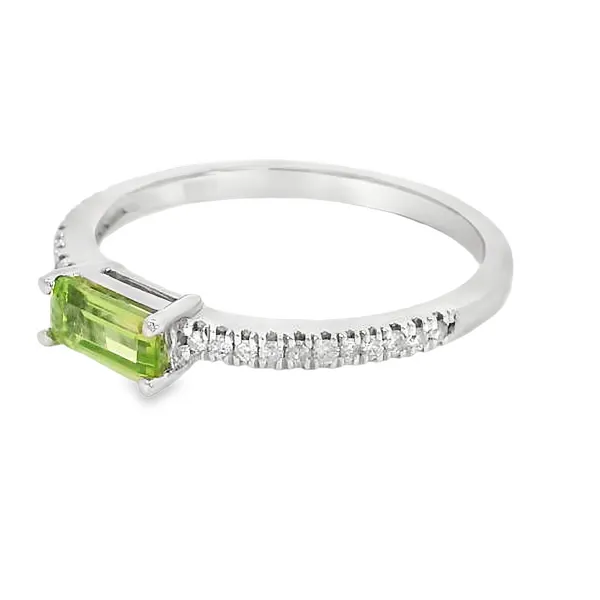 14 Karat White Gold 0.32ctw Rectangular Cushion Peridot Fashion Ring Image 3 S&E Jewelers Depew, NY