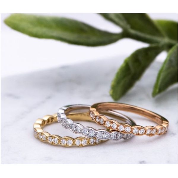 Hearts on Fire. 18 Karat Yellow Gold Diamond Band 'Lorelei Floral' Image 2 Saxons Fine Jewelers Bend, OR