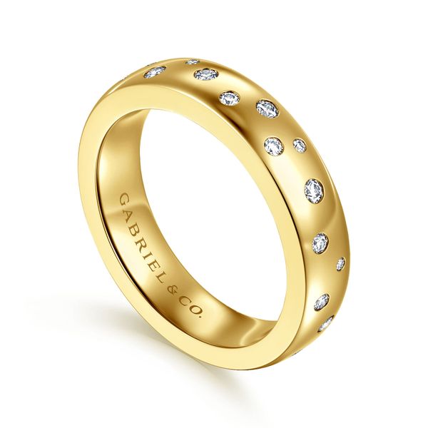 Gabriel & Co.14K Yellow Gold Burnish Set Cluster Diamond Cigar Band Image 2 Saxons Fine Jewelers Bend, OR