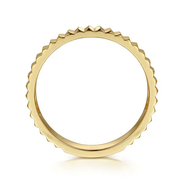 Gabriel & Co. 14 Karat Yellow Gold Diamond Cut Plain Stackable Band Image 2 Saxons Fine Jewelers Bend, OR