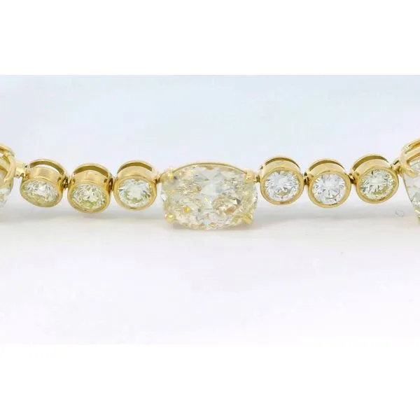 Roberto Coin. 18 Karat Yellow Gold Diamond Fancy Necklace Saxons Fine Jewelers Bend, OR