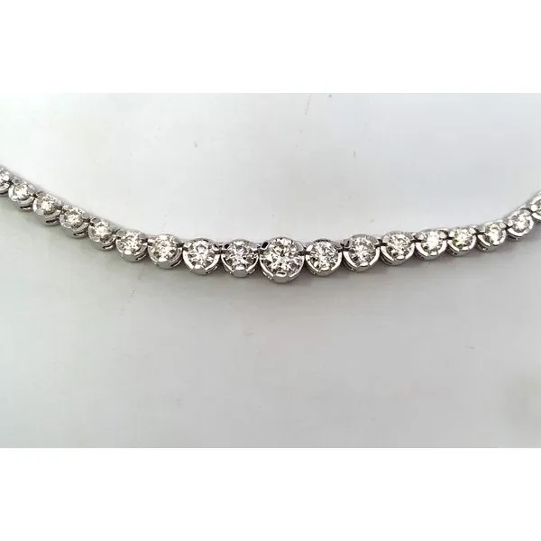 14 Karat White Gold Diamond Graduated Necklace Image 2 Saxons Fine Jewelers Bend, OR