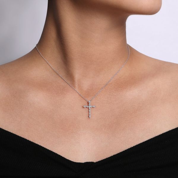 Pendant/Necklace Image 3 Saxons Fine Jewelers Bend, OR