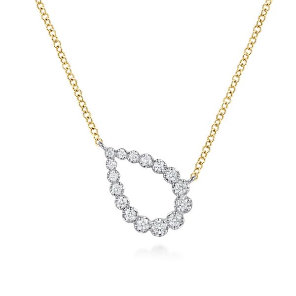 Pendant/Necklace Saxons Fine Jewelers Bend, OR