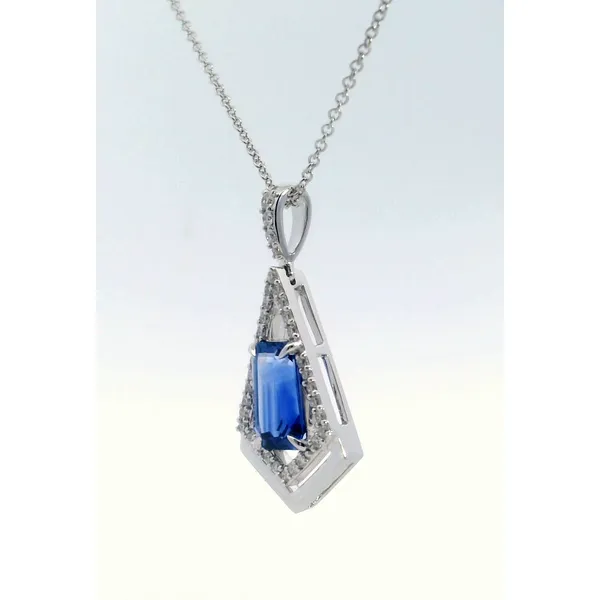 Pendant Image 2 Saxons Fine Jewelers Bend, OR