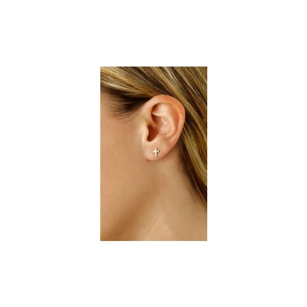 14 Karat Yellow Gold Plain Medium Cross Studs Image 2 Saxons Fine Jewelers Bend, OR