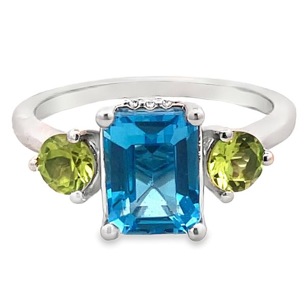 Lady's White 14 Karat 3 Stone Fashion Ring Image 2 Segner's Jewelers Fredericksburg, TX