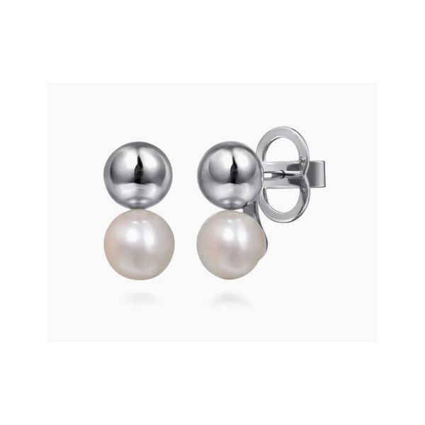 Pearl Earrings Segner's Jewelers Fredericksburg, TX