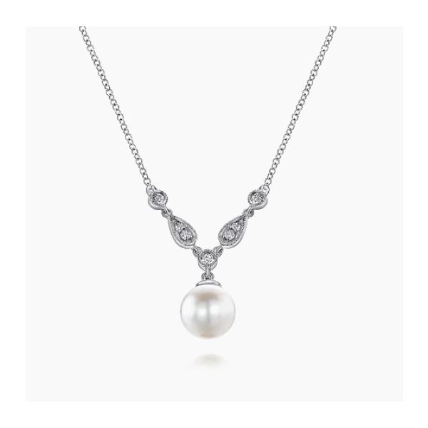 Pearl Necklace Segner's Jewelers Fredericksburg, TX