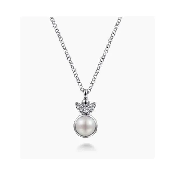 Pearl Necklace Segner's Jewelers Fredericksburg, TX