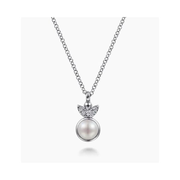 Pearl Necklace Segner's Jewelers Fredericksburg, TX