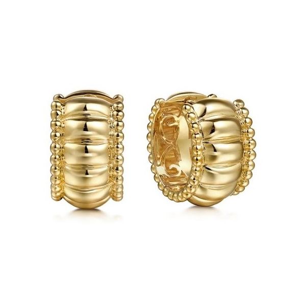 Gold Earring Segner's Jewelers Fredericksburg, TX