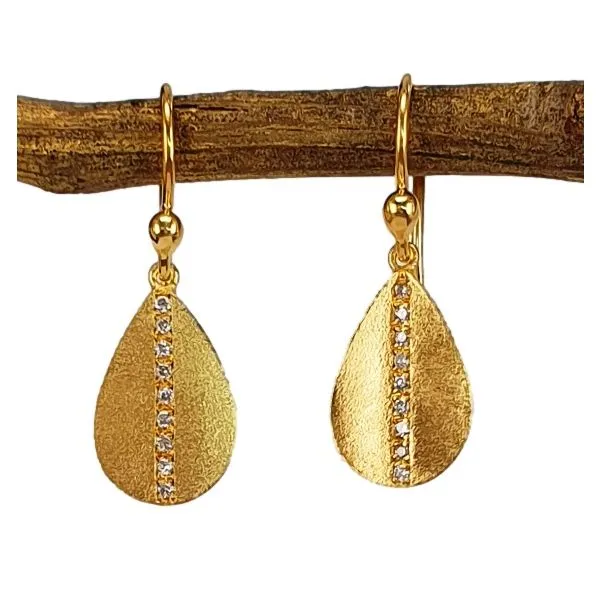 Earrings Shelle Jewelers, Inc Northbrook, IL