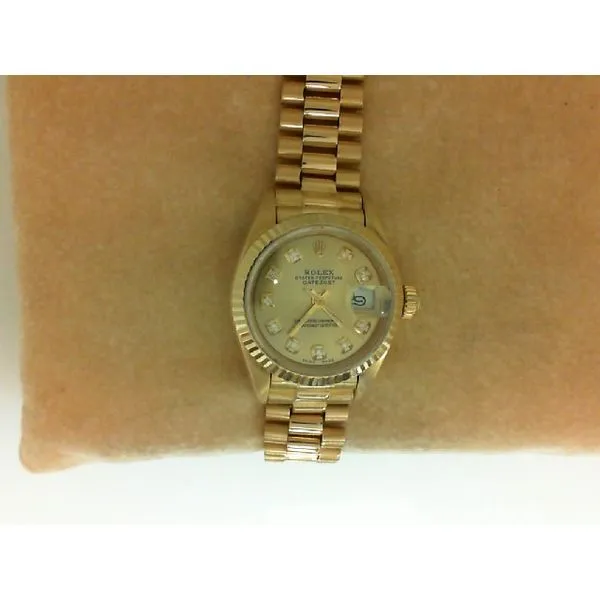 Women's Watch Shelle Jewelers, Inc Northbrook, IL