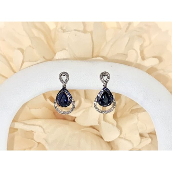 Earrings Nick T. Arnold Jewelers Owensboro, KY