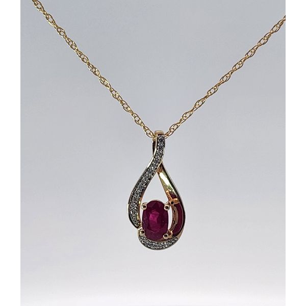 Necklace Nick T. Arnold Jewelers Owensboro, KY