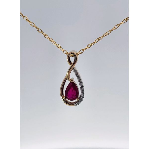 Necklace Nick T. Arnold Jewelers Owensboro, KY