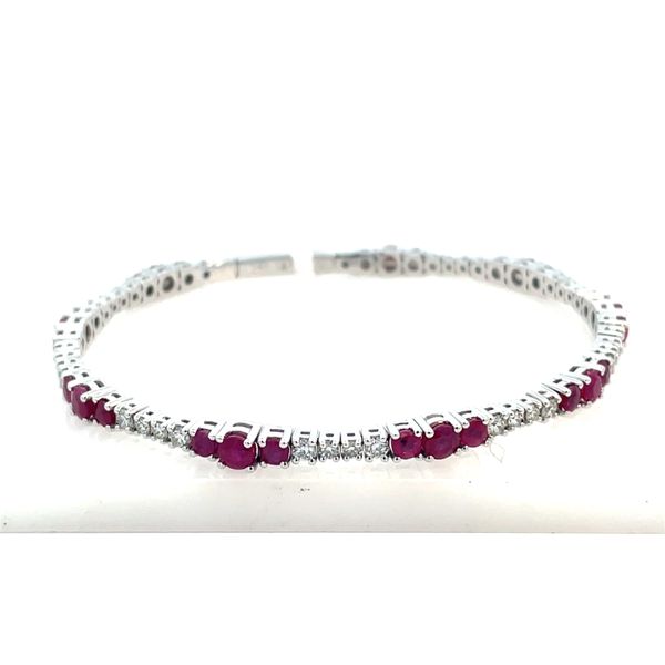 Bracelet Nick T. Arnold Jewelers Owensboro, KY