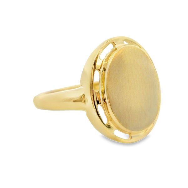 14K Yellow Oval Signet Ring ( Estate ) Image 2 Simones Jewelry, LLC Shrewsbury, NJ