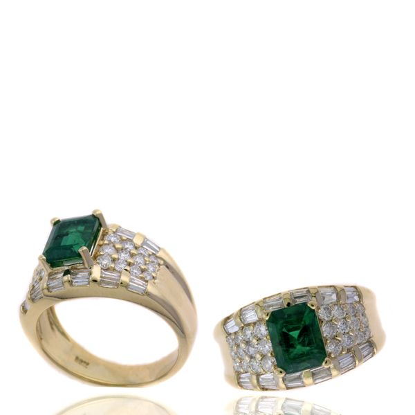 14KY Diamond and Emerald Ring Steve Lennon & Co Jewelers  New Hartford, NY