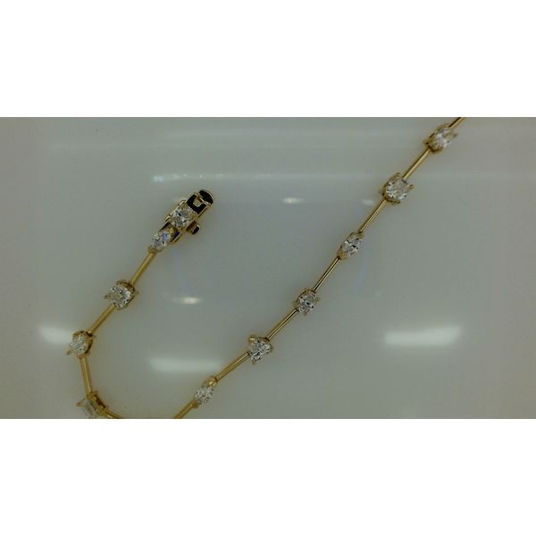 001-165-00612 Snyder Jewelers Longmont, CO