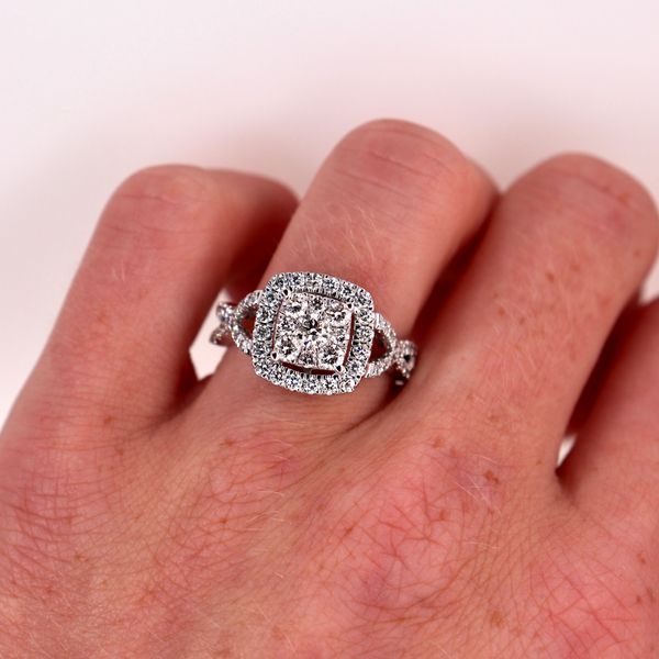 1.00tw Utwo Diamond Cluster Engagement Ring Image 2 Spicer Cole Fine Jewellers and Spicer Fine Jewellers Fredericton, NB