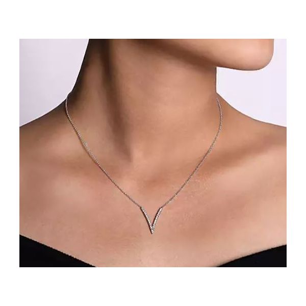 Diamond Pendant Image 2 Stambaugh Jewelers Defiance, OH