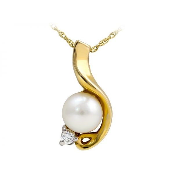 Pearl Pendant Stambaugh Jewelers Defiance, OH