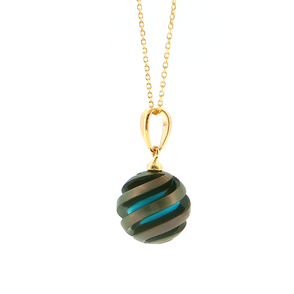 Pearl Pendant Image 4 Stambaugh Jewelers Defiance, OH