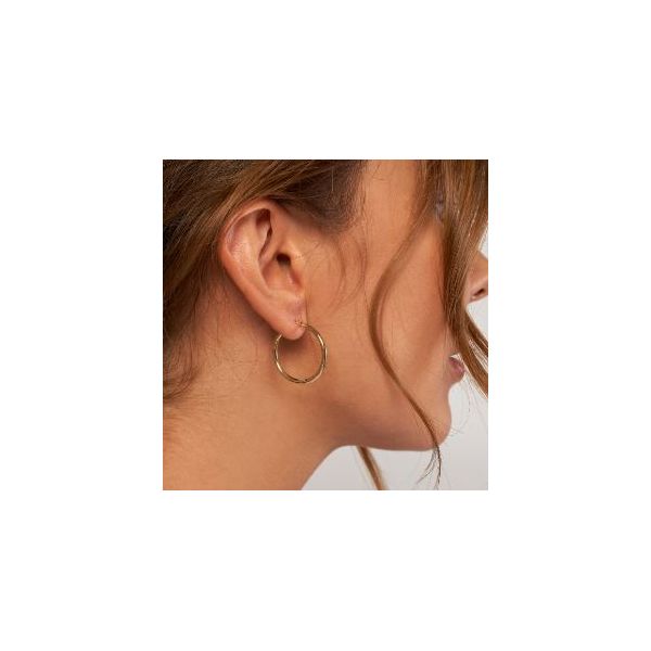 SVS Signature Polished Hoop Earrings 25 mm Image 2 SVS Fine Jewelry Oceanside, NY